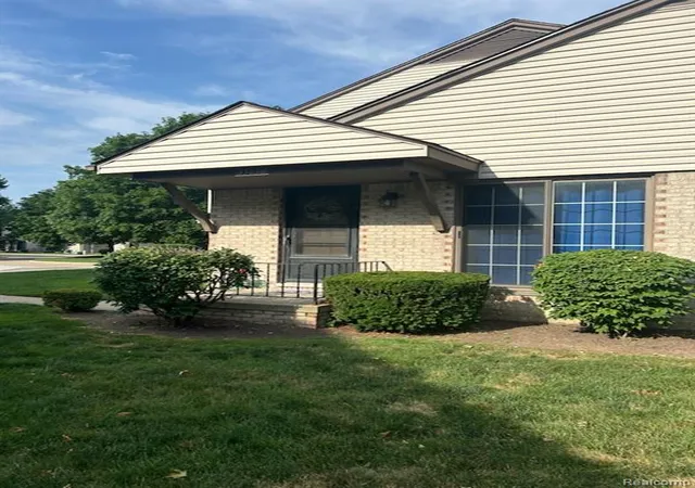 Photo 1 of Condo for sale at 35138 N Bay Cir, Harrison Township, MI 48045 | MLS# 61011302 | Listing updated on 2026-07-17