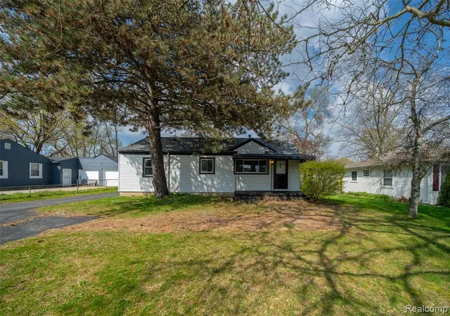 Homes for sale in Clarkston, MI | 5357 Sashabaw Rd, Clarkston, MI 48346 | MLS# 60986752