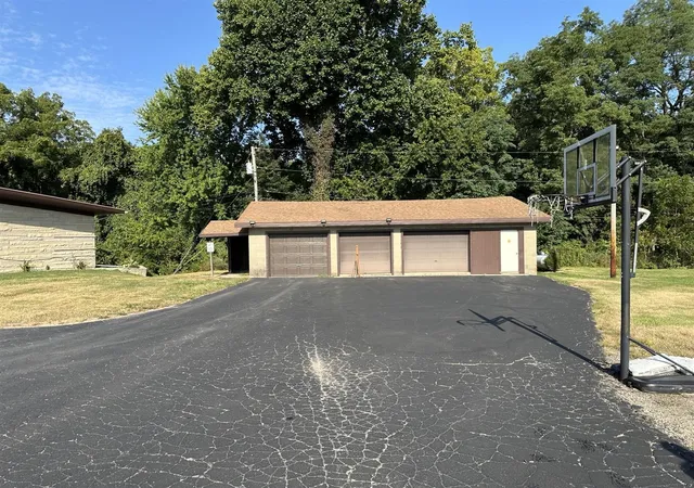 3rd image of 4730 Scottsdale Rd, Saint Joseph, MI 49085 | MLS# 70511864