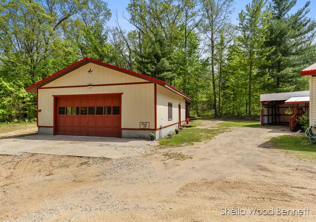 Homes for sale in Howard City, MI | 7838 E 80Th St, Howard City, MI 49329 | MLS# 70534478