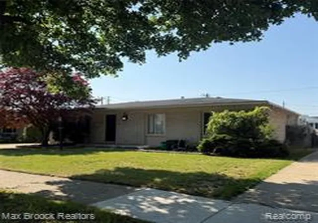 Homes for sale in Center Line, MI | 7094 Jenerous Dr, Center Line, MI 48015 | MLS# 61008367