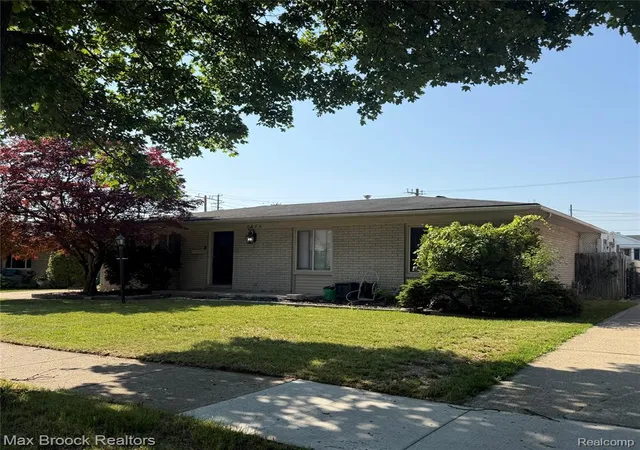 Photo 1 of Sale Pending at 7094 Jenerous Dr, Center Line, MI 48015 | MLS# 61008367 | Listing updated on 2026-08-06
