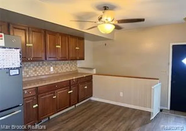 Homes for sale in Center Line, MI | 7094 Jenerous Dr, Center Line, MI 48015 | MLS# 61008367