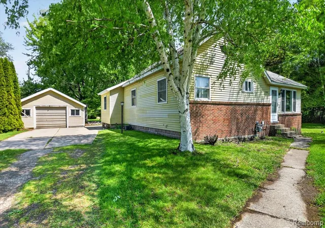 Homes for sale in Fort Gratiot, MI | 3660 Keewahdin Rd, Fort Gratiot, MI 48059 | MLS# 60994889