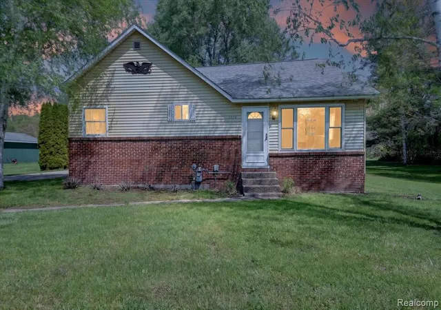 Homes for sale in Fort Gratiot, MI | 3660 Keewahdin Rd, Fort Gratiot, MI 48059 | MLS# 60994889