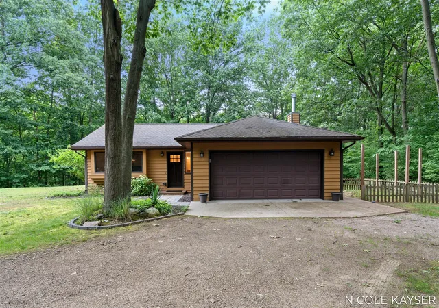 Homes for sale in Fennville, MI | 2847 63rd St, Fennville, MI 49408 | MLS# 70542010