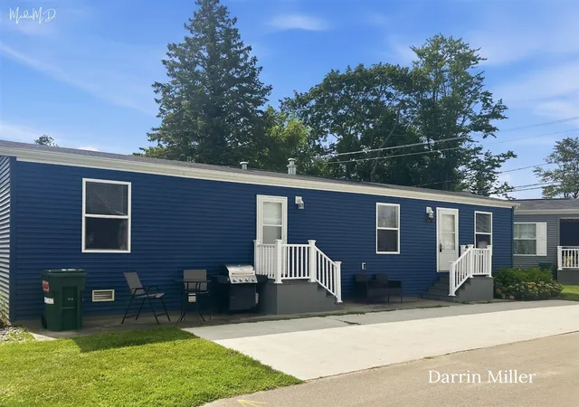 Photo 2 of Single family home for sale at 4567 Circle Inn Dr, Shelbyville, MI 49344 | MLS# 70555551 | Listing updated on 2026-08-28