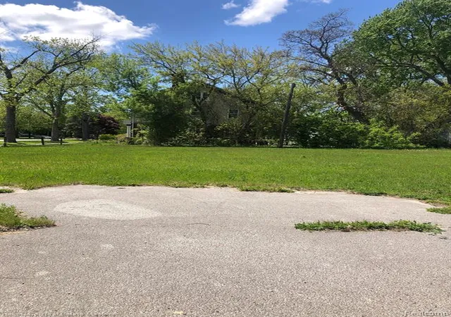 4th image of 1100 10Th St, Port Huron, MI 48060 | MLS# 60317433