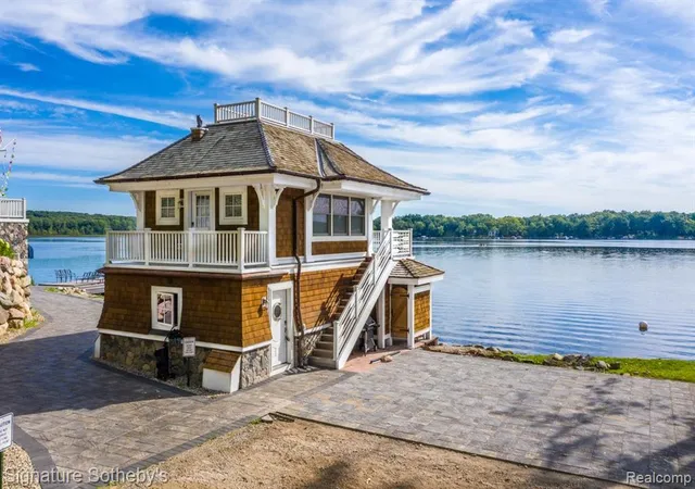 1st image of 14620 Edgewater Dr, Gregory, MI 48137 | MLS# 61022729