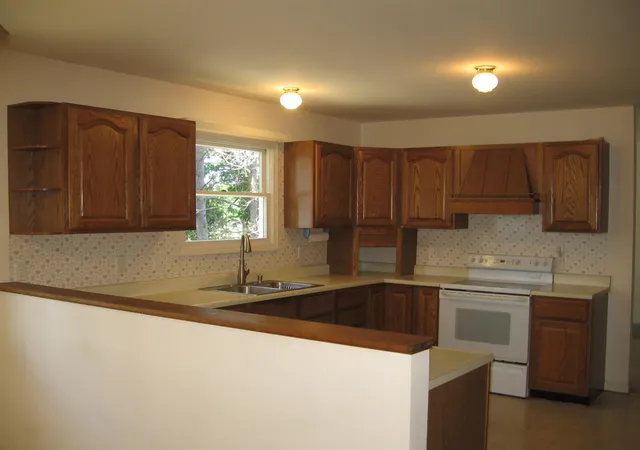 4th image of 1529 N Betty Ave, Ludington, MI 49431 | MLS# 70543423