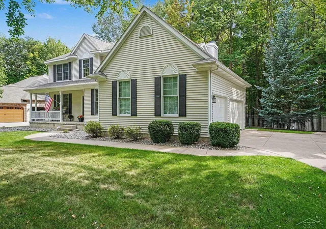 Photo 3 of Single family home for sale at 3900 Morel Ct, Midland, MI 48642 | MLS# 50219865 | Listing updated on 2026-10-05