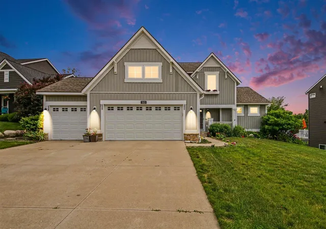 1st image of 3113 Lowingside Dr, Jenison, MI 49428 | MLS# 70543151