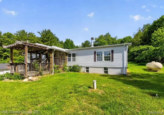 Homes for sale in Columbiaville, MI | 4884 Piersonville Rd, Columbiaville, MI 48421 | MLS# 61000892