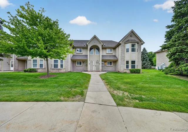 Homes for sale in Sterling Heights, MI | 44393 Sunnyside Dr, Sterling Heights, MI 48313