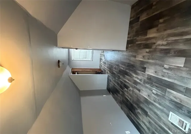 28th image of 16537 Strathmoor St, Detroit, MI 48235 4070 | MLS# 61024223