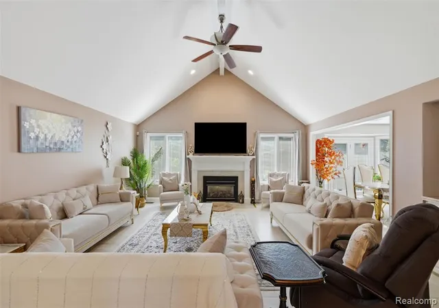Photo 4 of Single family home for sale at 6786 Jasmine Dr Dr, Troy, MI 48098 6914 | MLS# 61025516 | Listing updated on 2026-09-12