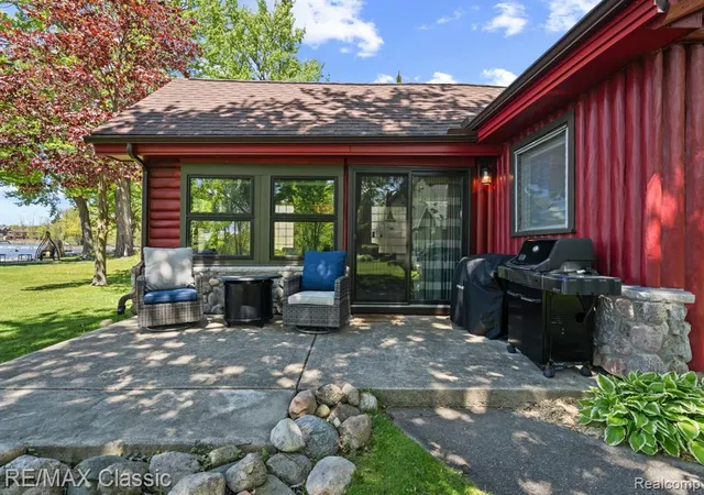 Homes for sale in Whitmore Lake, MI | 10584 Bob White Beach Blvd, Whitmore Lake, MI 48189 | MLS# 60995123