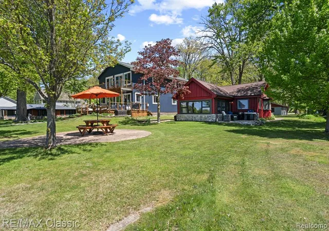 Homes for sale in Whitmore Lake, MI | 10584 Bob White Beach Blvd, Whitmore Lake, MI 48189 | MLS# 60995123