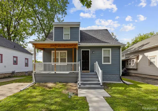 Photo 1 of Single family home for sale at 1212 Parkview St, Lansing, MI 48912 | MLS# 61013823 | Listing updated on 2026-07-23
