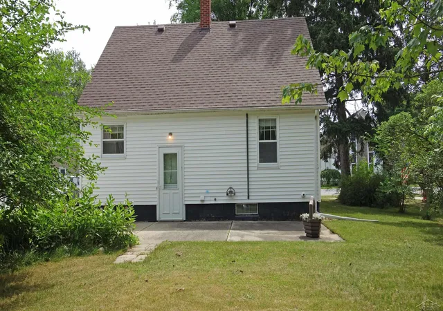 5th image of 326 S Clark St, Chesaning, MI 48616 | MLS# 50213317