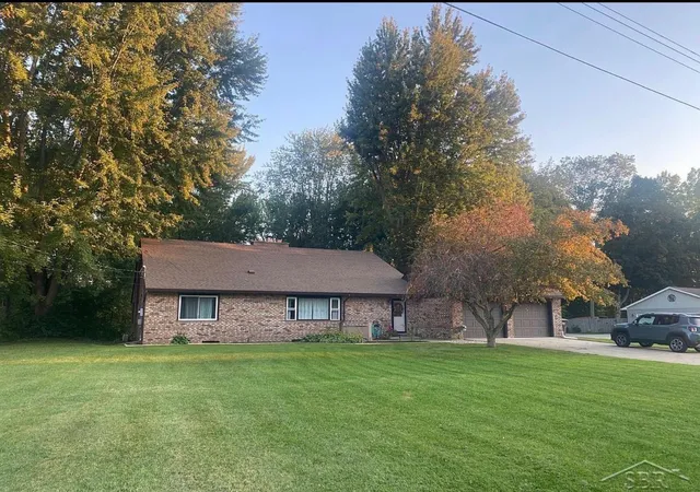 Homes for sale in Midland, MI | 1864 E Chippewa River Rd, Midland, MI 48640 | MLS# 50214179