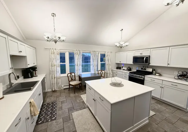 5th image of 1864 E Chippewa River Rd, Midland, MI 48640 | MLS# 50214179