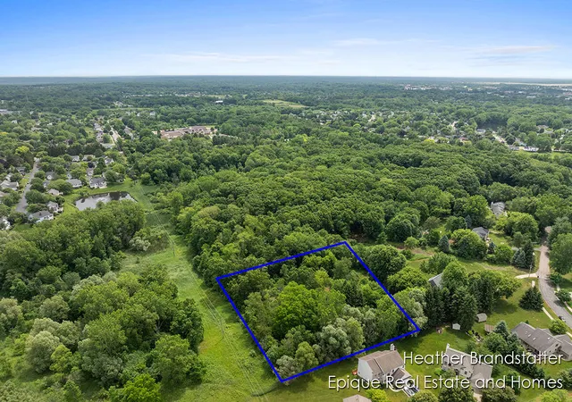 1st image of 4323 Woodside Oaks Dr, Grand Rapids, MI 49546 | MLS# 70399798