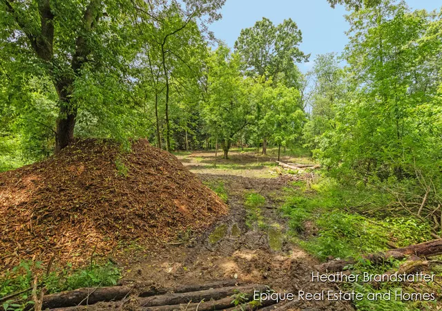 Photo 4 of Land for sale at 4323 Woodside Oaks Dr, Grand Rapids, MI 49546 | MLS# 70399798 | Listing updated on 2026-01-06
