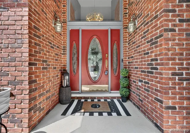 Photo 3 of Sale Pending at 14075 Middlebury, Shelby Township, MI 48315 | MLS# 61015009 | Listing updated on 2026-08-16