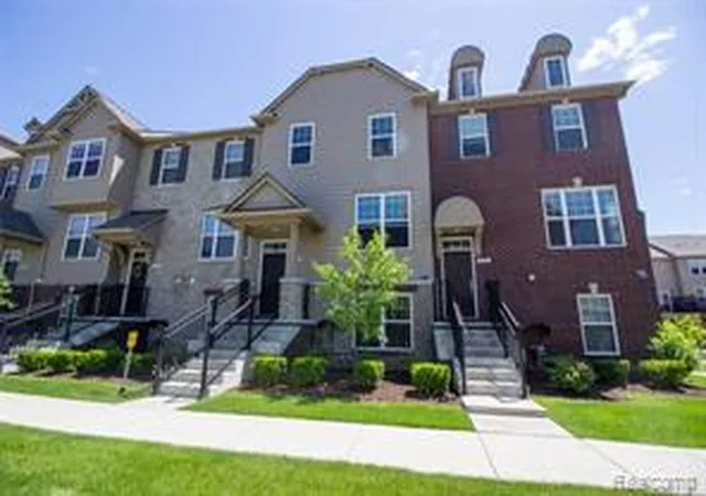 Homes for sale in Rochester, MI | 2940 Glenbar Cir, Rochester, MI 48307 | MLS# 61009576