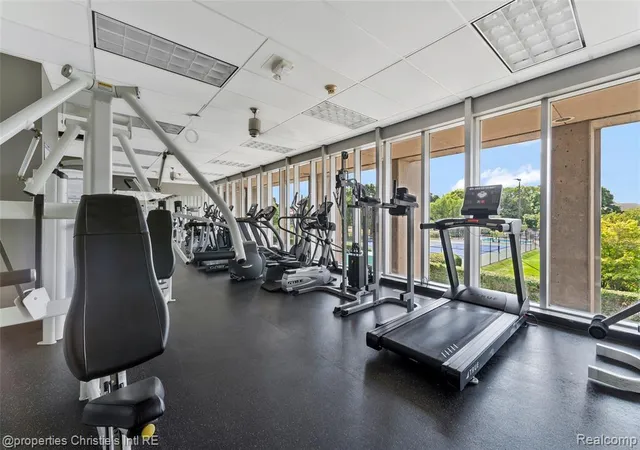 16th image of 1300 E Lafayette St #903, Detroit, MI 48207 | MLS# 61023491
