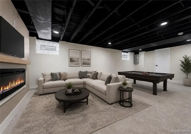 Photo 3 of Sale Pending at 130 Gallup St, Mount Clemens, MI 48043 | MLS# 61021976 | Listing updated on 2026-09-03