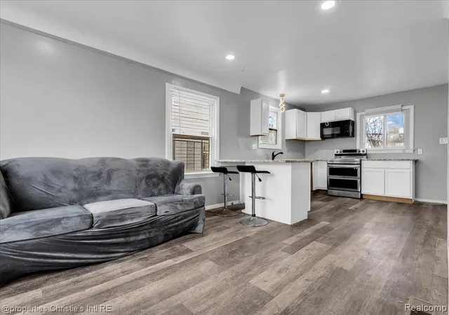 Photo 3 of Sale Pending at 5281 Alter Rd, Detroit, MI 48224 2901 | MLS# 60977140 | Listing updated on 2026-09-28