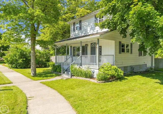 Homes for sale in Marysville, MI | 802 Saint James St, Marysville, MI 48040 | MLS# 50213376