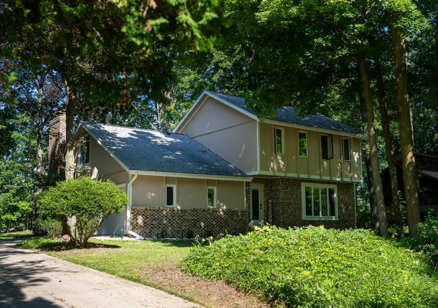 2nd image of 804 Ashland Dr, Mount Pleasant, MI 48858 | MLS# 80071424