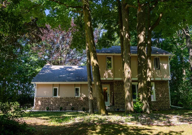 3rd image of 804 Ashland Dr, Mount Pleasant, MI 48858 | MLS# 80071424
