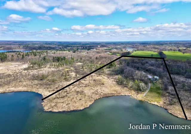 2nd image of 12375 Overlook Dr, Greenville, MI 48838 | MLS# 70512193