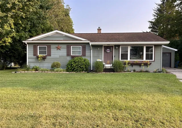 Photo 1 of Single family home for sale at 610 E Main St, Fremont, MI 49412 | MLS# 70552371 | Listing updated on 2026-09-02