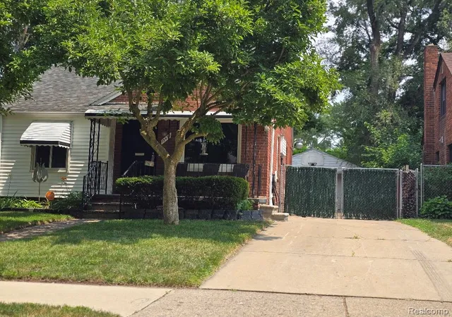 Photo 2 of Sale Pending at 19470 Grandville Ave, Detroit, MI 48219 2132 | MLS# 61015457 | Listing updated on 2026-08-29