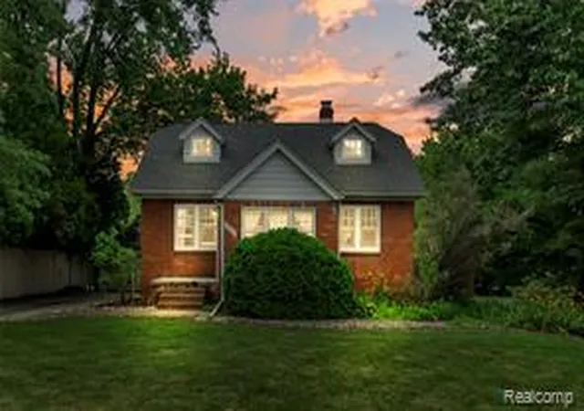 Homes for sale in Fraser, MI | 33711 Mulvey Rd, Fraser, MI 48026 | MLS# 61009565