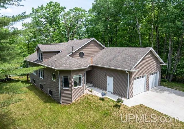 Homes for sale in Dunbar, WI | W10038 Merriman Lake Dr, Dunbar, WI 54119 | MLS# 50207877