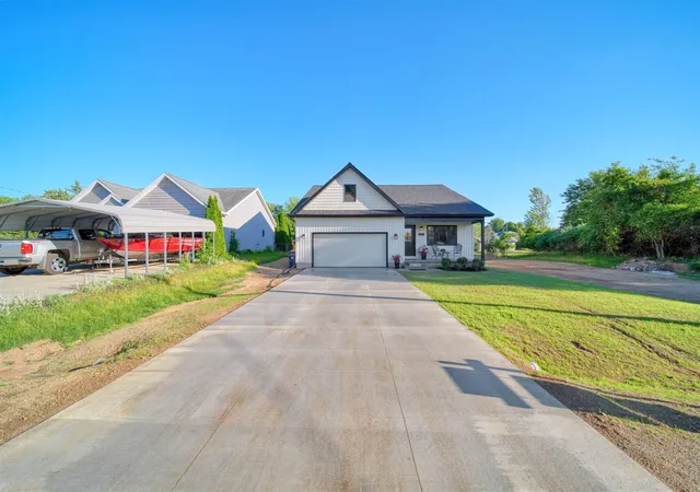 Homes for sale in Brooklyn, MI | 237 Ambler Dr, Brooklyn, MI 49230 | MLS# 70532216