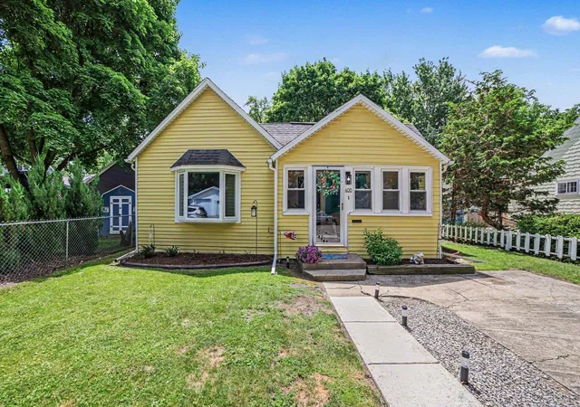 Homes for sale in Mount Pleasant, MI | 406 E May St, Mount Pleasant, MI 48858 | MLS# 80069779