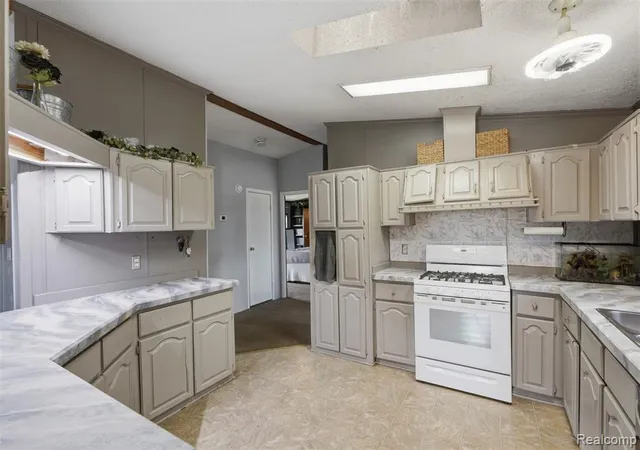 2nd image of 28725 Parkview, Flat Rock, MI 48134 | MLS# 61004975