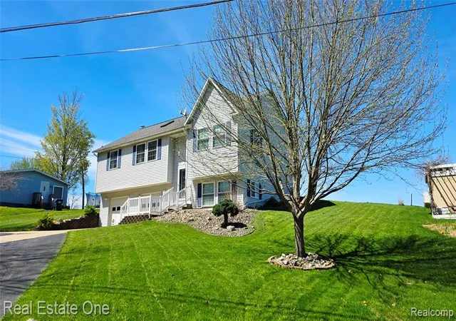 Homes for sale in Watervliet, MI | 8751 Highland Ave Rd, Watervliet, MI 49098 | MLS# 60989733