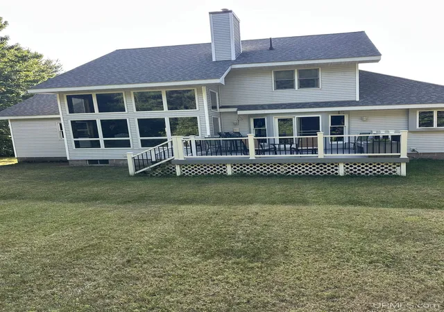 Photo 3 of Single family home for sale at 1411 Copper Dr, Hancock, MI 49930 | MLS# 50219523 | Listing updated on 2026-09-14