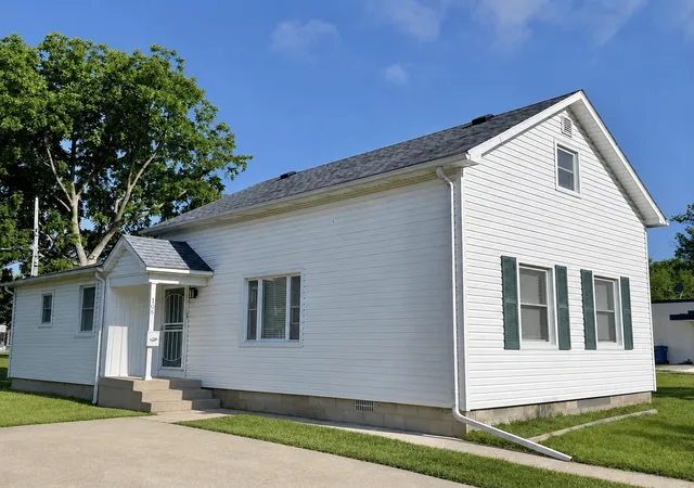 Homes for sale in Bay City, MI | 108 S Monroe St, Bay City, MI 48708 | MLS# 50211809
