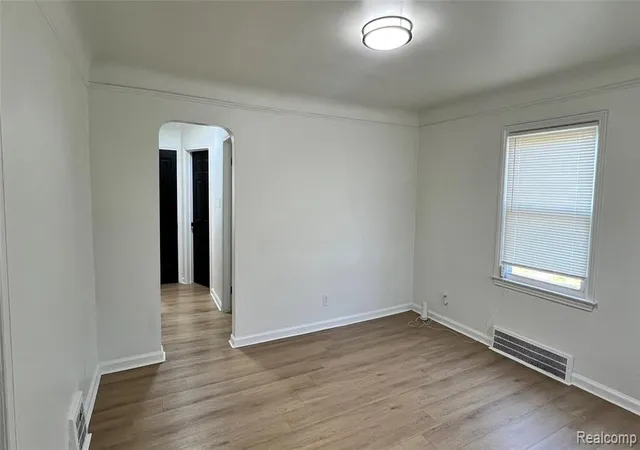 2nd image of 19546 Fairport St, Detroit, MI 48205 | MLS# 60994875