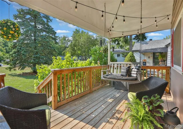 Photo 5 of Sale Pending at 22820 Power Rd, Farmington, MI 48336 | MLS# 61016927 | Listing updated on 2026-08-25
