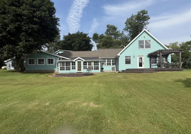 Photo 2 of Single family home for sale at 2743 Hemlock Rd, Quincy, MI 49082 | MLS# 70525495 | Listing updated on 2026-08-30